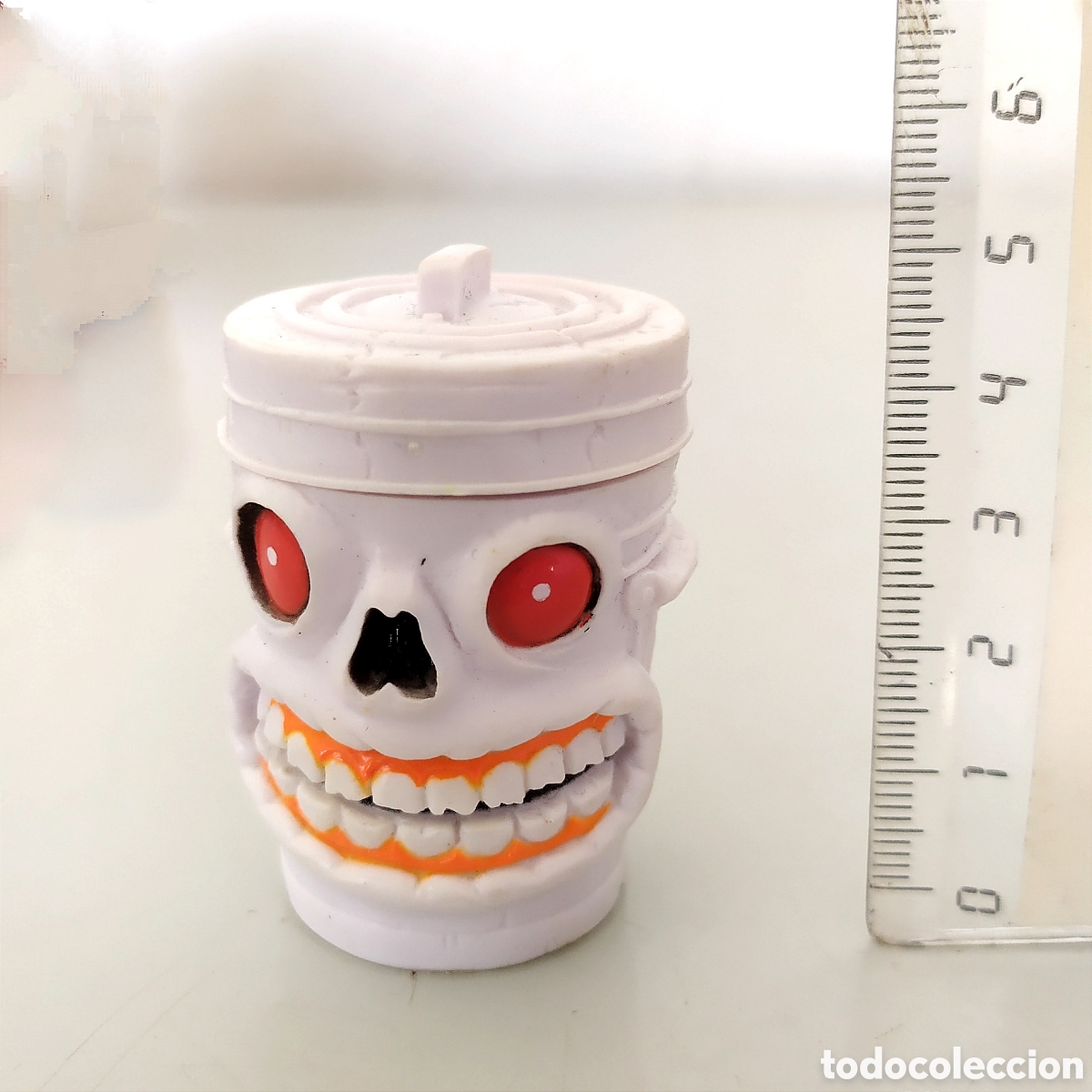 Figuras de Goma y PVC: SKIFIDOL cubo basura esqueleto calavera bid&oacute;n bidones figura mu&ntilde;eco
