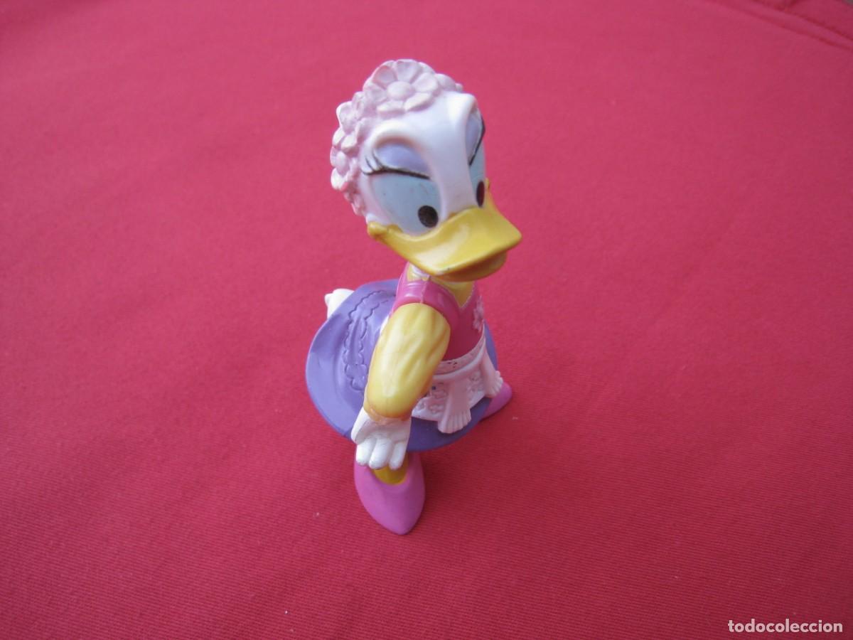 Figuras de goma y PVC: FIGURA - DAISY - EPCOT - DISNEY. - Foto 2