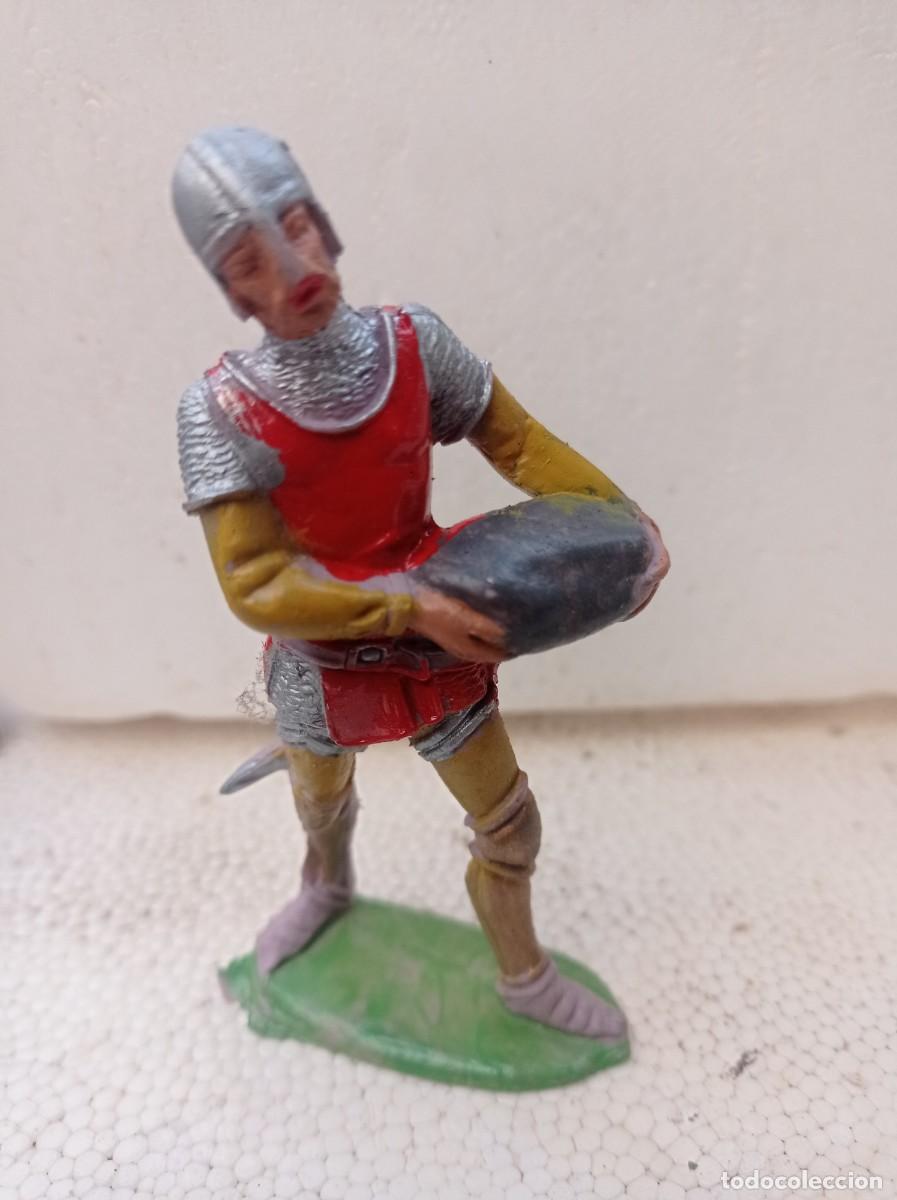 Figuras de goma y PVC: Guerrero mediaval - Foto 1