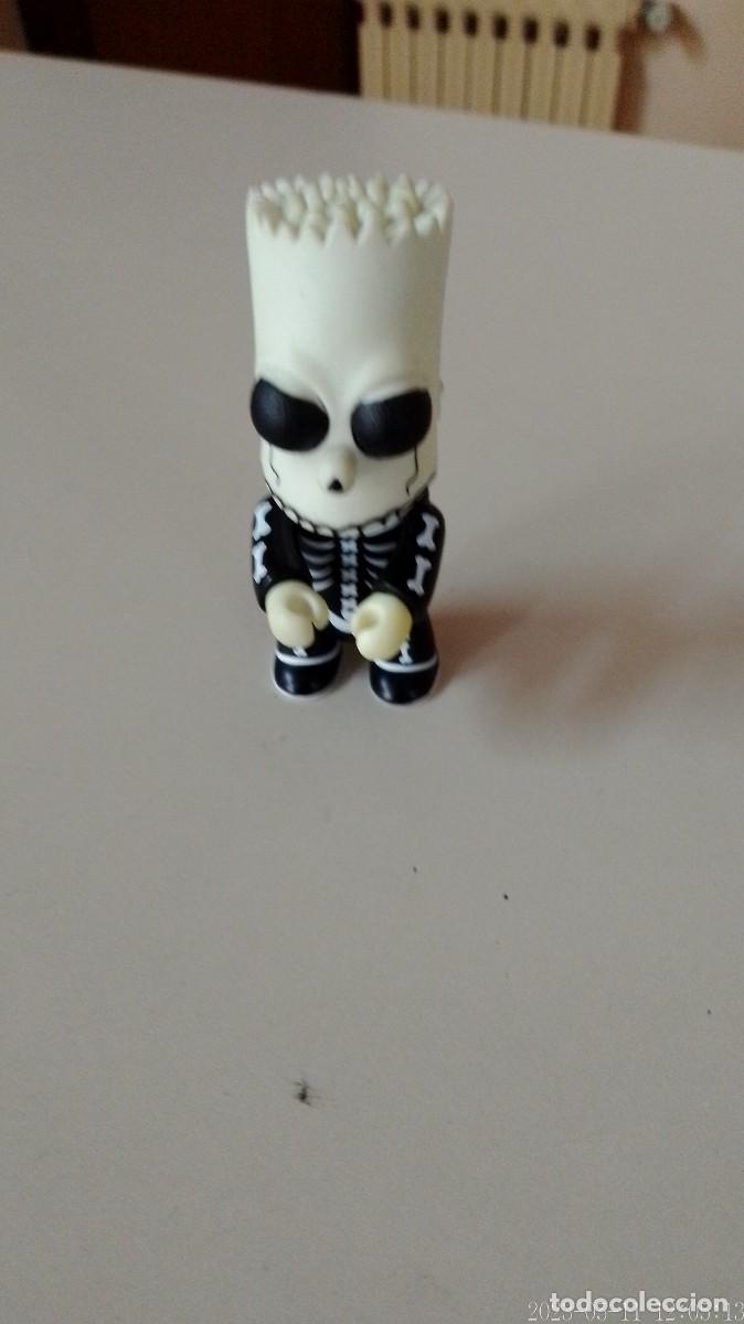 Figuras de goma y PVC: Figura Bart Simpson Esqueleto - Foto 1