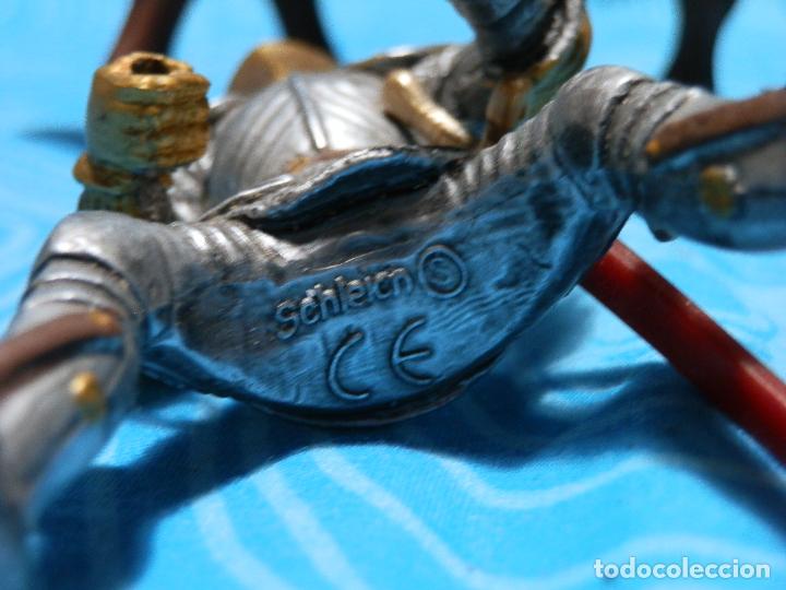 Figuras de goma y PVC: SCHLEICH CABALLERO MEDIEVAL CON CABALLO 2003 - Foto 4