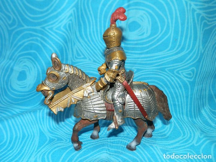 Figuras de goma y PVC: SCHLEICH CABALLERO MEDIEVAL CON CABALLO 2003 - Foto 5