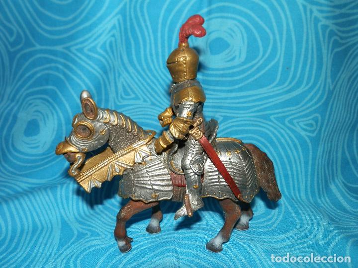 Figuras de goma y PVC: SCHLEICH CABALLERO MEDIEVAL CON CABALLO 2003 - Foto 1