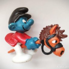 Figuras de Goma y PVC: PITUFO JOCKEY HIPICA - FIGURA PVC - SCHLEICH-PEYO BULLY - AÑO 1980 - CABALLO