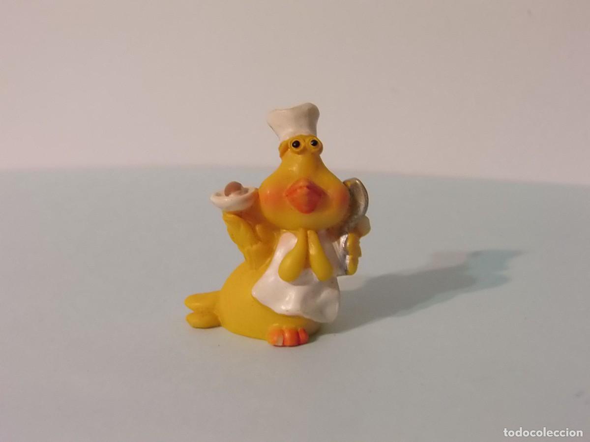 Figuras de goma Kinder: KINDER - POLLITO COCINERO. - Foto 1
