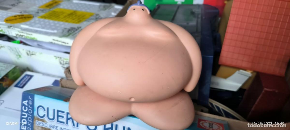 Figuras de goma y PVC: GRAN HUCHA CON FORMA DE MU&Ntilde;ECO SE SUMO - Foto 3