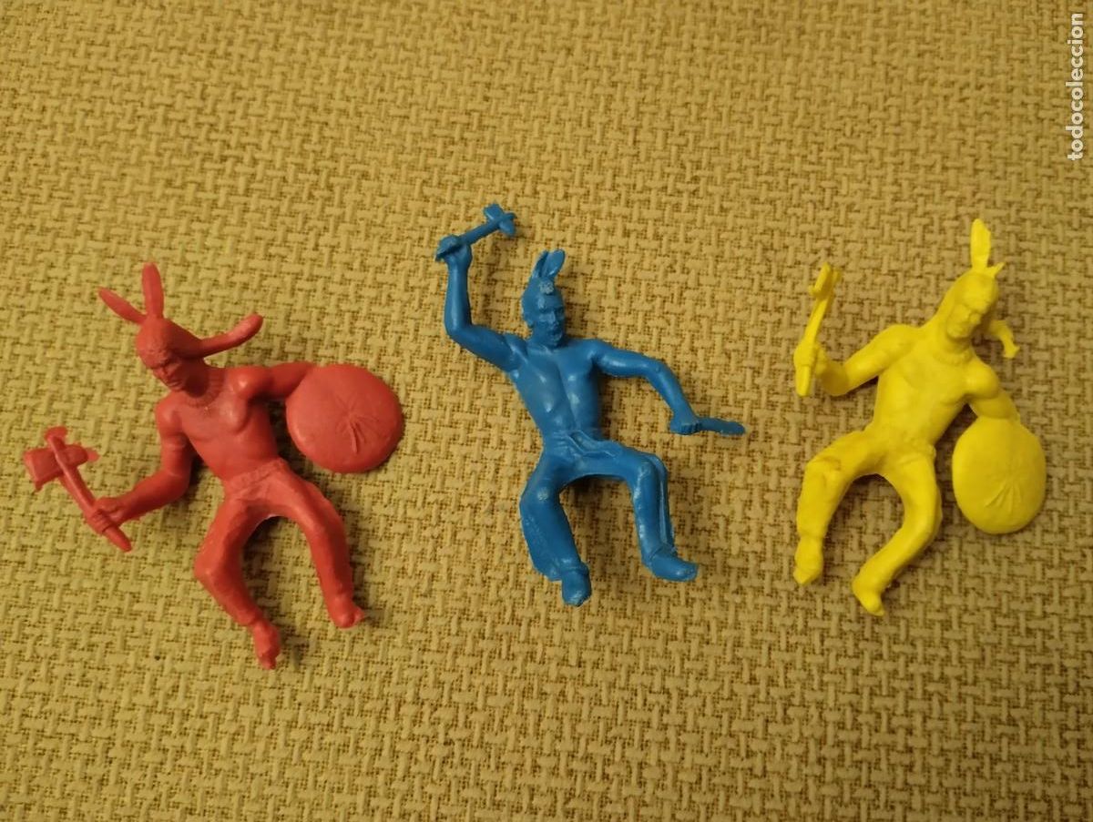 Figuras de goma y PVC: Lote indios pl&aacute;stico antiguos - Foto 1
