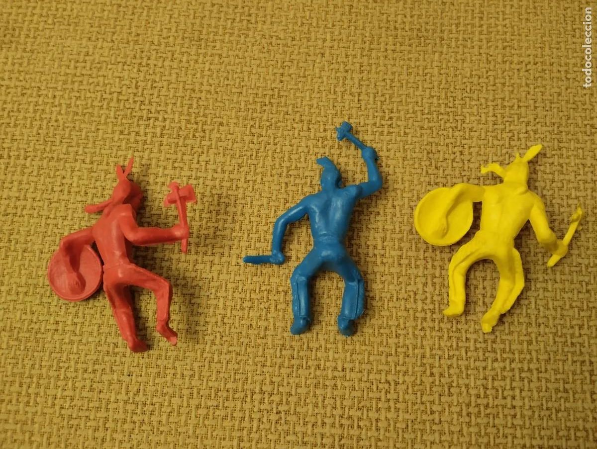 Figuras de goma y PVC: Lote indios pl&aacute;stico antiguos - Foto 2