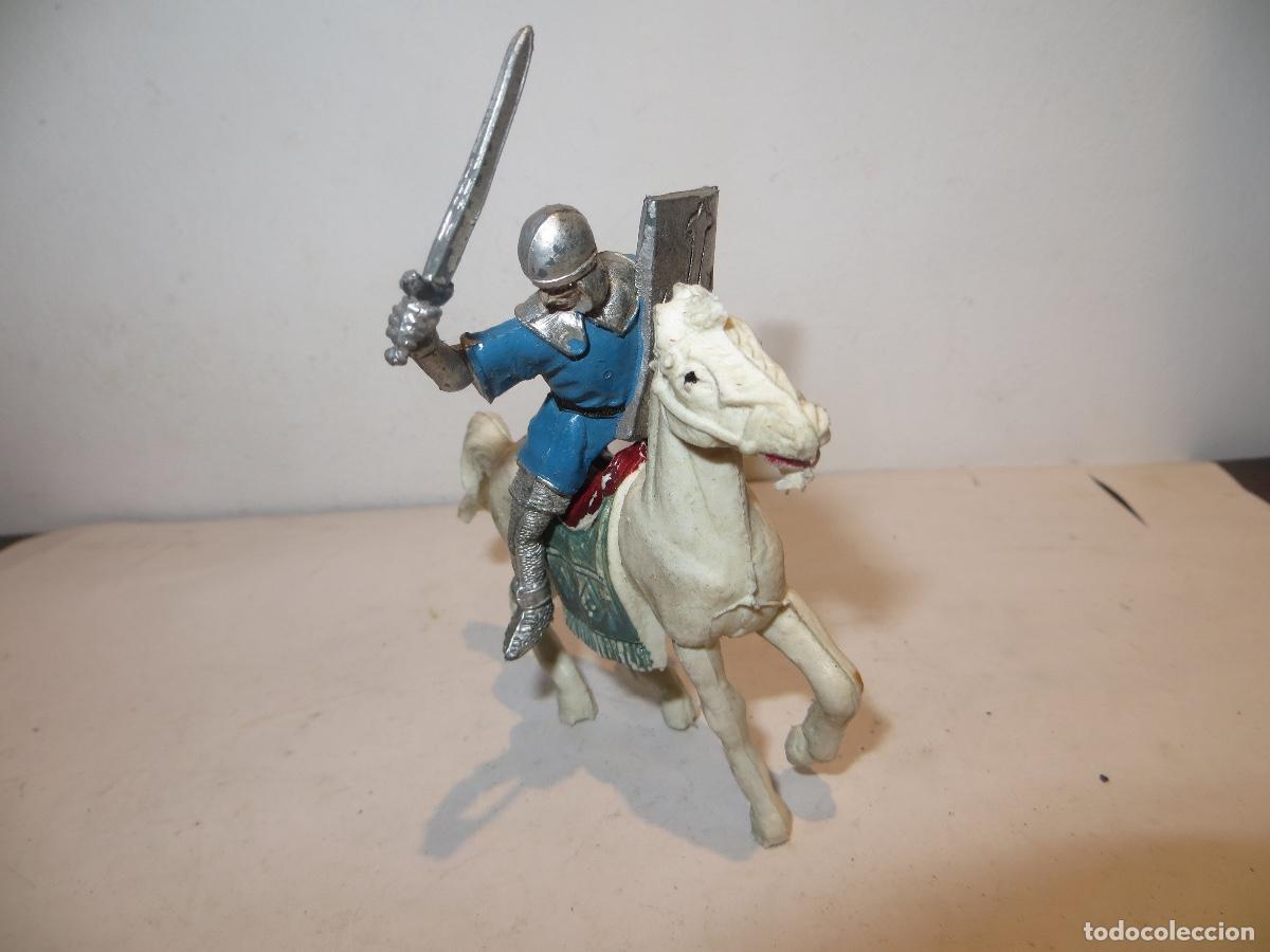 Figuras de goma y PVC: CABALLERO MEDIEVAL A CABALLO JECSAN - Foto 1