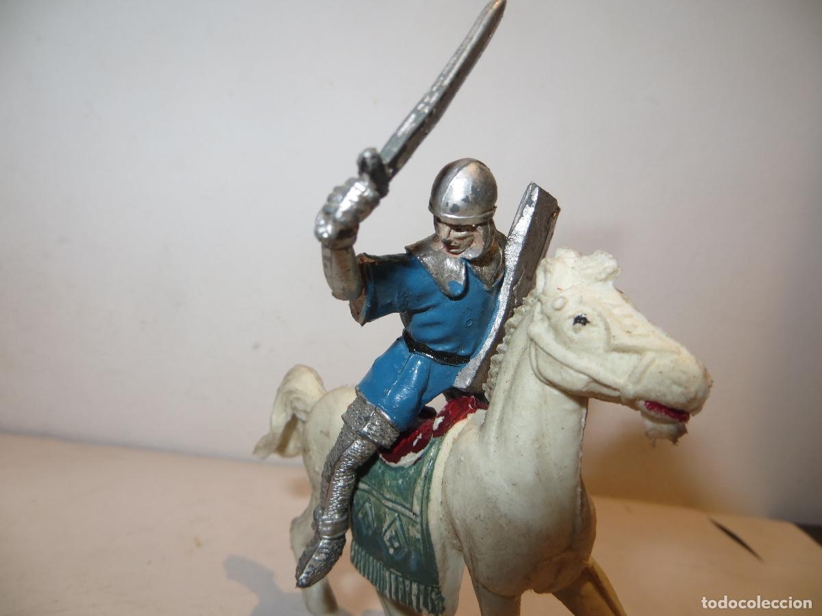 Figuras de goma y PVC: CABALLERO MEDIEVAL A CABALLO JECSAN - Foto 2