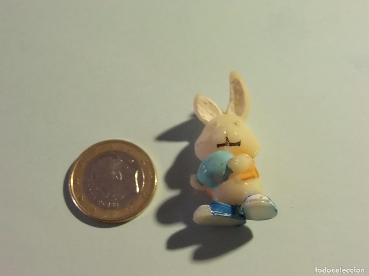Figuras de goma Kinder: KINDER - CONEJITO CON PELOTA. - Foto 3