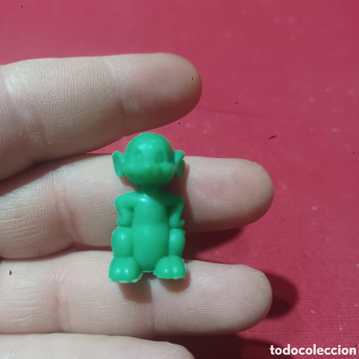 Figuras de goma y PVC: Premio dunkin raton verde - Foto 1