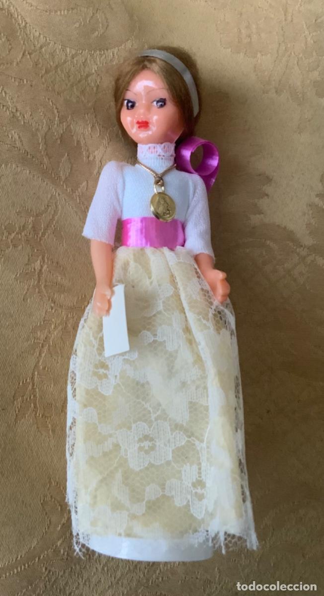 Figuras de goma y PVC: ANTIGUA MU&Ntilde;ECA CELULOIDE COMUNI&Oacute;N - Foto 4