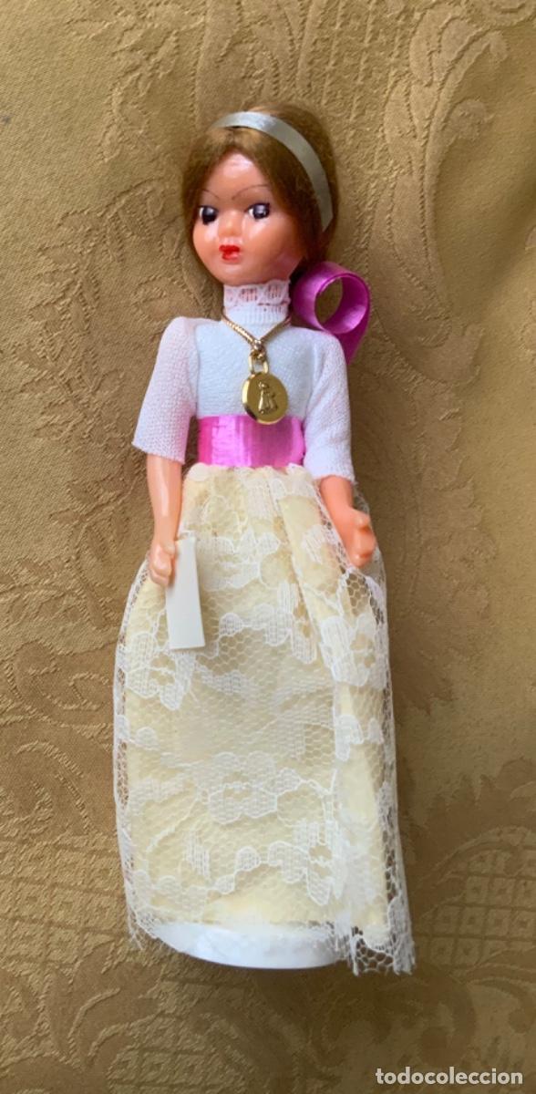 Figuras de goma y PVC: ANTIGUA MU&Ntilde;ECA CELULOIDE COMUNI&Oacute;N - Foto 6