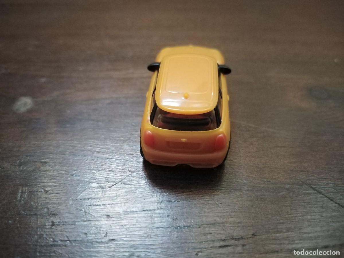 Figuras de goma Kinder: Cochecito BMW de Kinder. - Foto 4