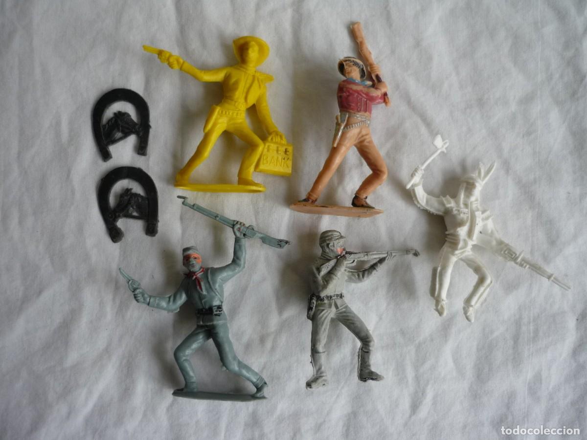 Figuras de goma y PVC: Figuras de pl&aacute;stico indios, vaqueros y soldados - Foto 2
