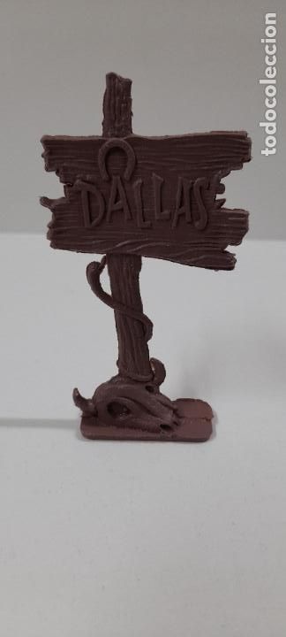 Figuras de goma y PVC: CARTEL DE DALLAS . COMPLEMENTO PARA DECORADO DEL OESTE - Foto 1
