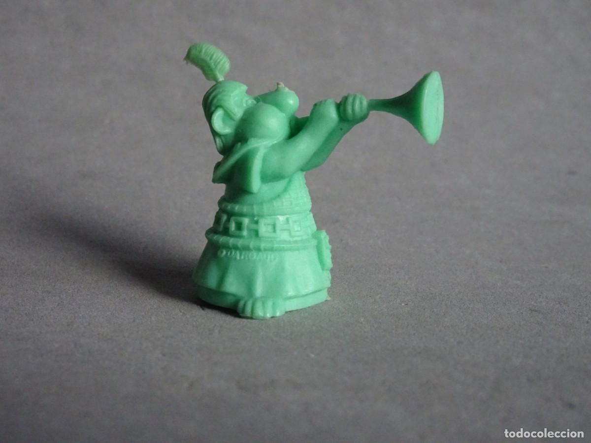 Figuras de goma y PVC: Dunkin figura Asterix raro - Foto 2