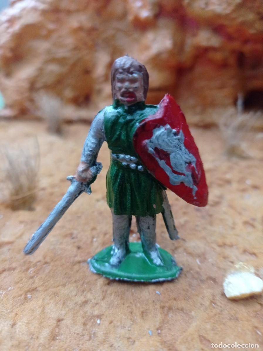 Figuras de goma y PVC: El rey Arturo - Foto 1