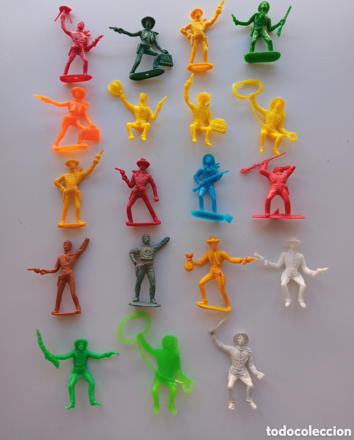 Figuras de goma y PVC: Lote 19 vaqueros oeste comansi - Foto 1