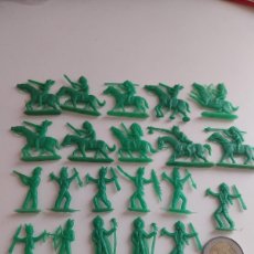 Figuras de Goma y PVC: 25 FIGURAS INDIOS OESTE MONOCOLOR VERDE PLANOS. TIPO MONTAPLEX