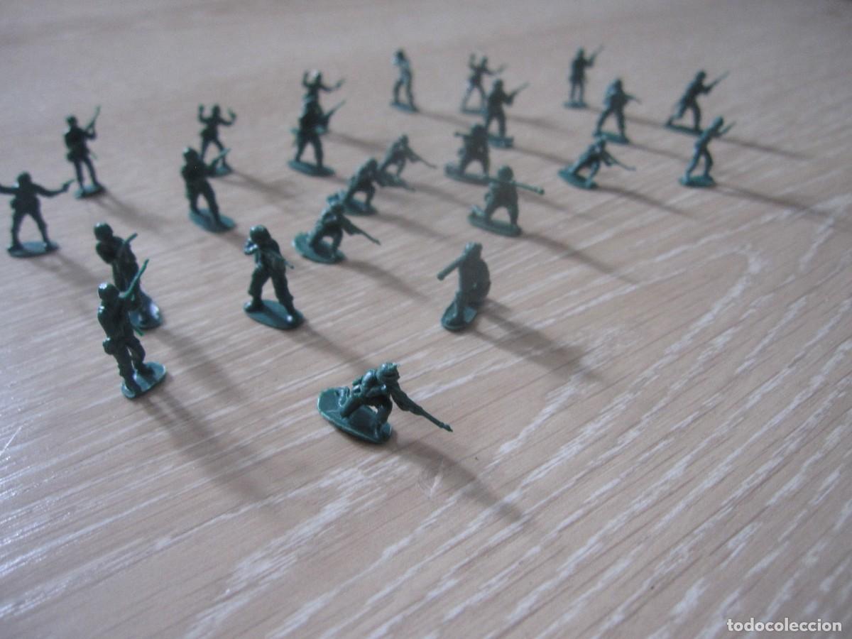 Figuras de goma y PVC: SOLDADITOS PLASTICO, MONTAPLEX,... - Foto 2
