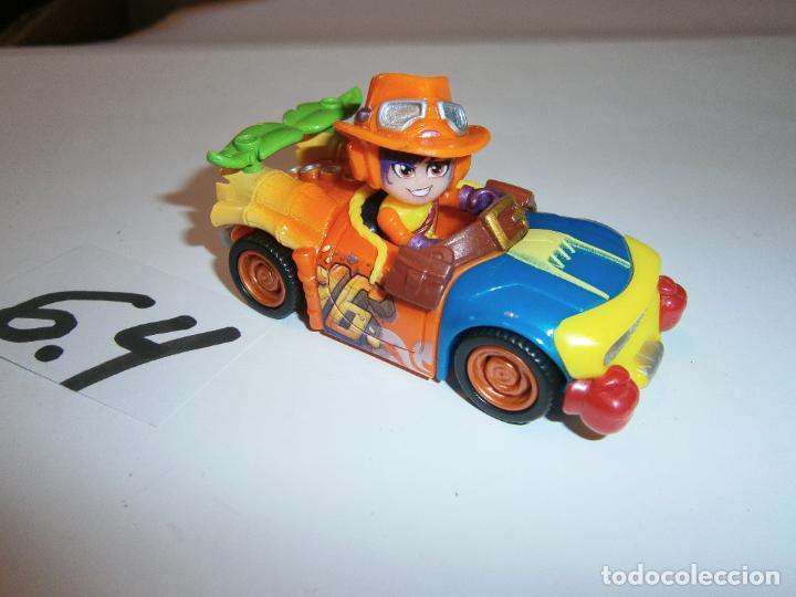 Rubber and PVC Figures: COCHE T- RACERS WHEEL BOX - MBT CON FIGURA