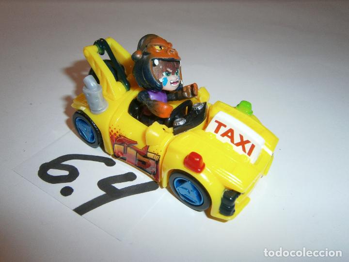 Rubber and PVC Figures: COCHE T- RACERS WHEEL BOX - MBT CON FIGURA