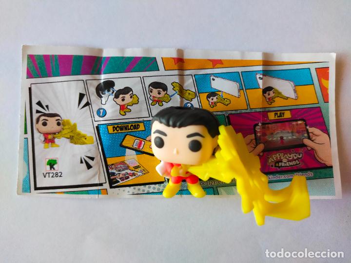 VT282 - Shazam Soporte Movil DC Superheroes Kinder Joy 2023 con Bpz VT-282
