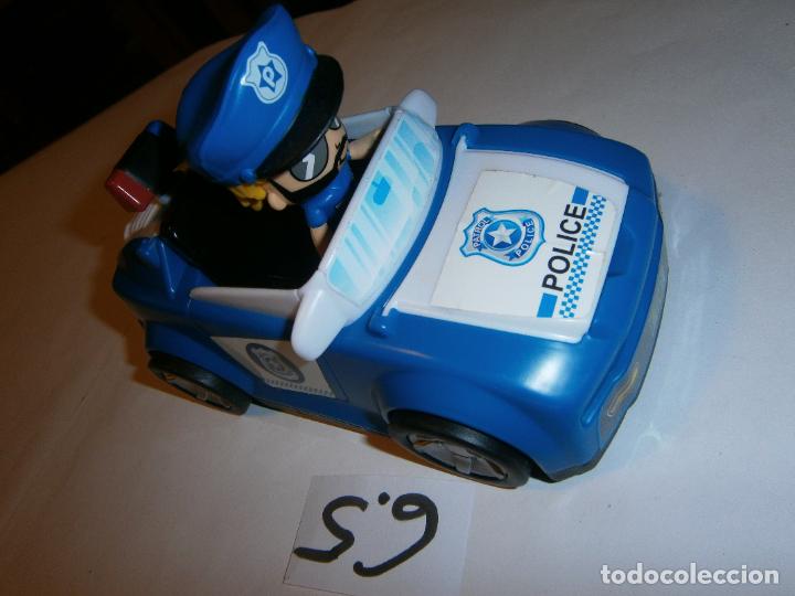 Figure di Gomma e PVC: POLICIA EN COCHE