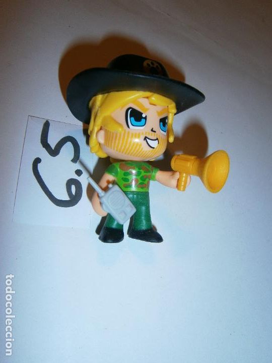Figuras de goma y PVC: AVENTURERO - Foto 1