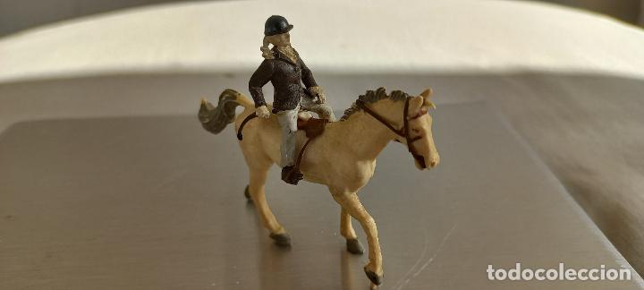 Figuras de Borracha e PVC: ANTIGUA FIGURA DE BRITAINS. JINETE MONTANDO A CABALLO. MADE IN ENGLAND.