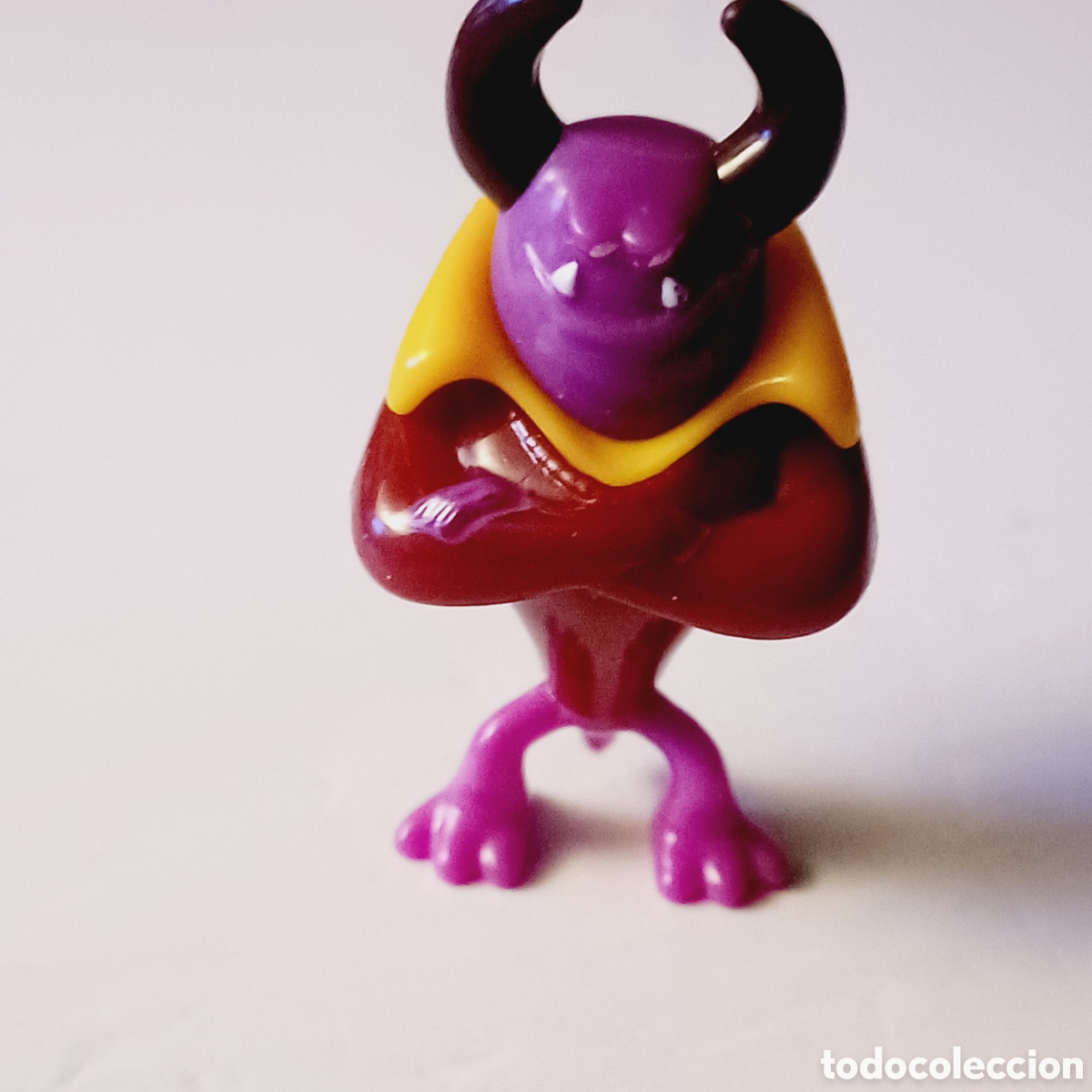 Figuras de goma Kinder: Figura kinder Monstruos S.A. Johnny Wortingtin - Foto 1