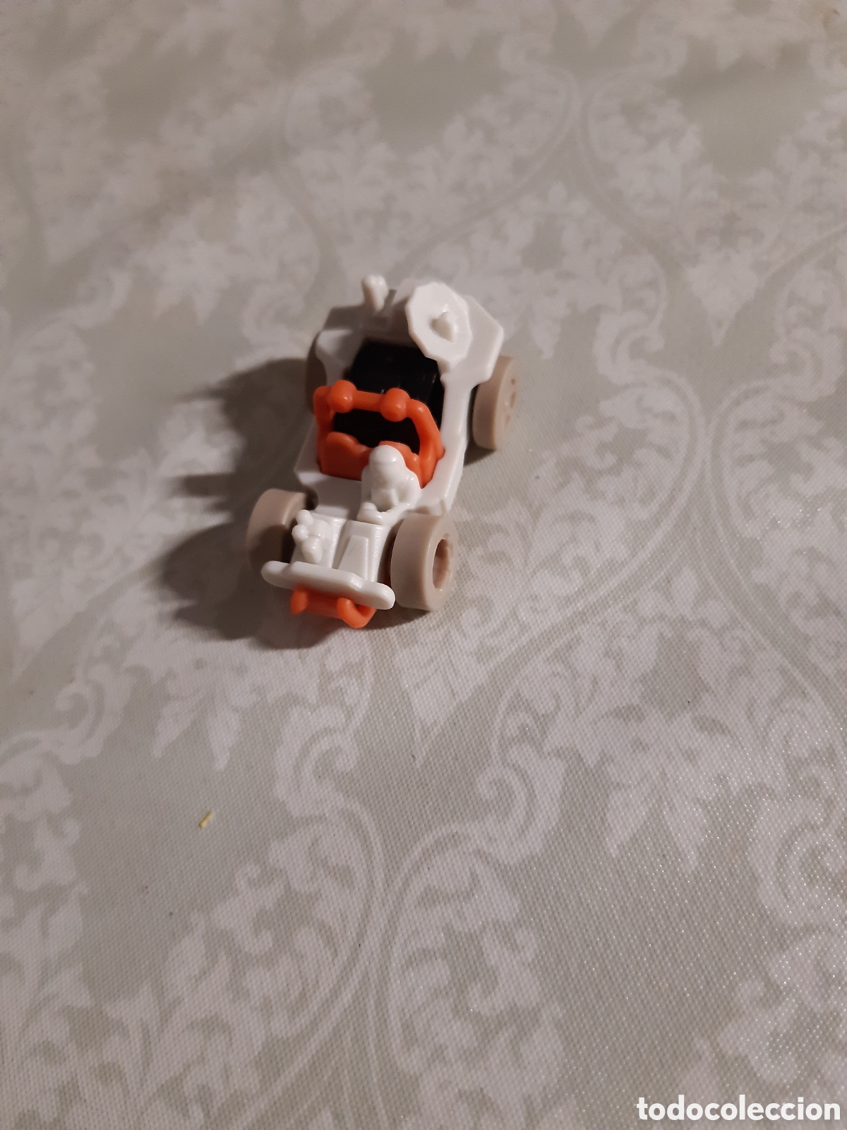 Figuras de goma Kinder: Coche Kinder Sorpresa - Foto 1
