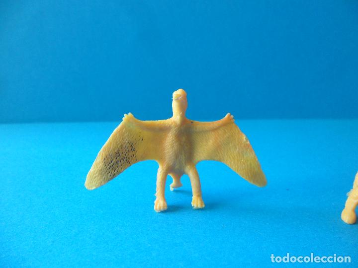 Figuras de goma y PVC: Lote de Dinosaurios Dunkin. Premium - Foto 2