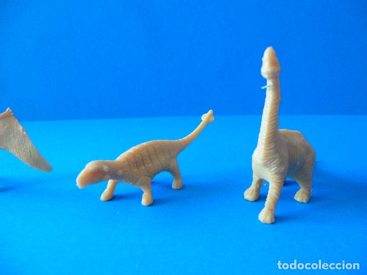 Figuras de goma y PVC: Lote de Dinosaurios Dunkin. Premium - Foto 3