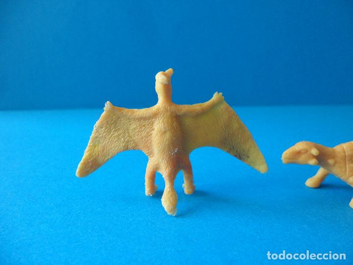 Figuras de goma y PVC: Lote de Dinosaurios Dunkin. Premium - Foto 5