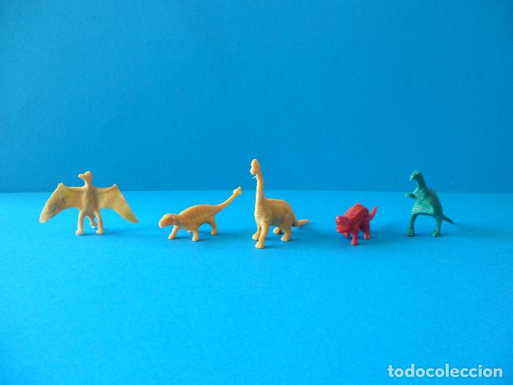 Figuras de goma y PVC: Lote de Dinosaurios Dunkin. Premium - Foto 1