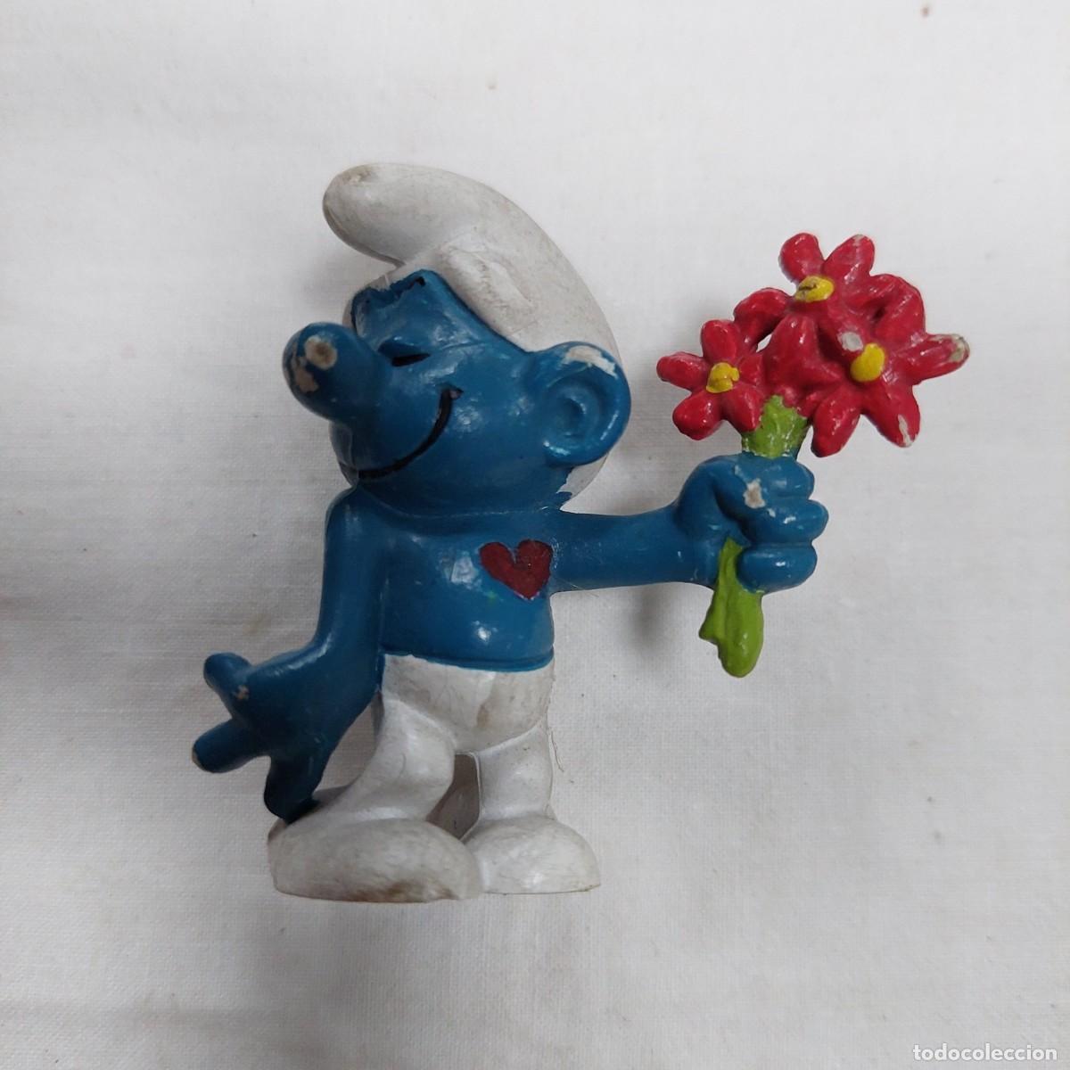 Figuras de Goma y PVC: Figura de goma pitufo enamorado peyo