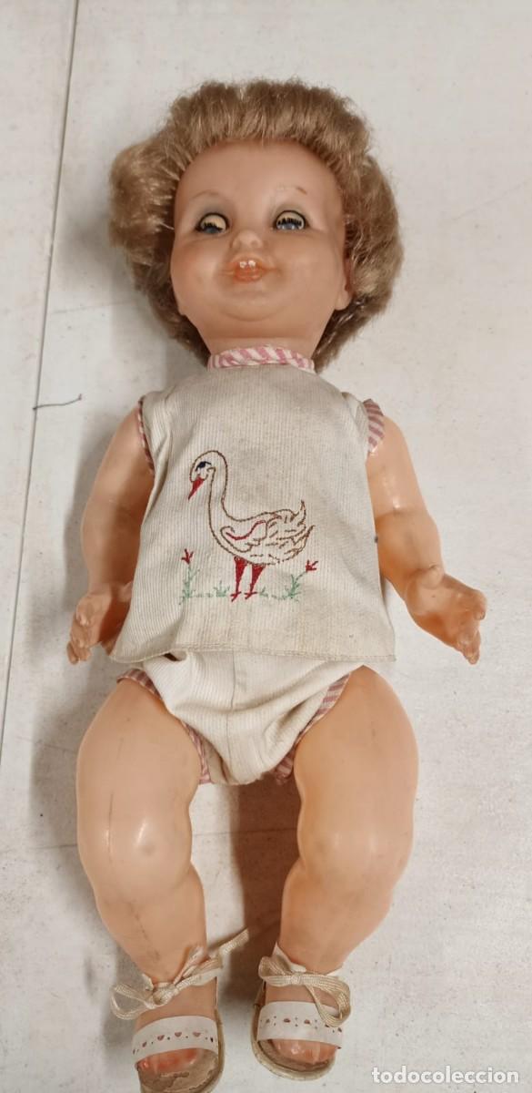 Figuras de goma y PVC: Antiguo mu&ntilde;eca - Foto 1