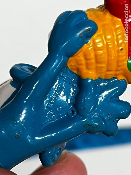 Figuras de goma y PVC: PITUFO - cesta manzanas schleich - Foto 4