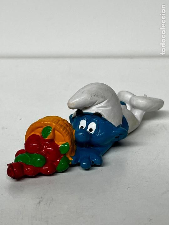 Figuras de goma y PVC: PITUFO - cesta manzanas schleich - Foto 1