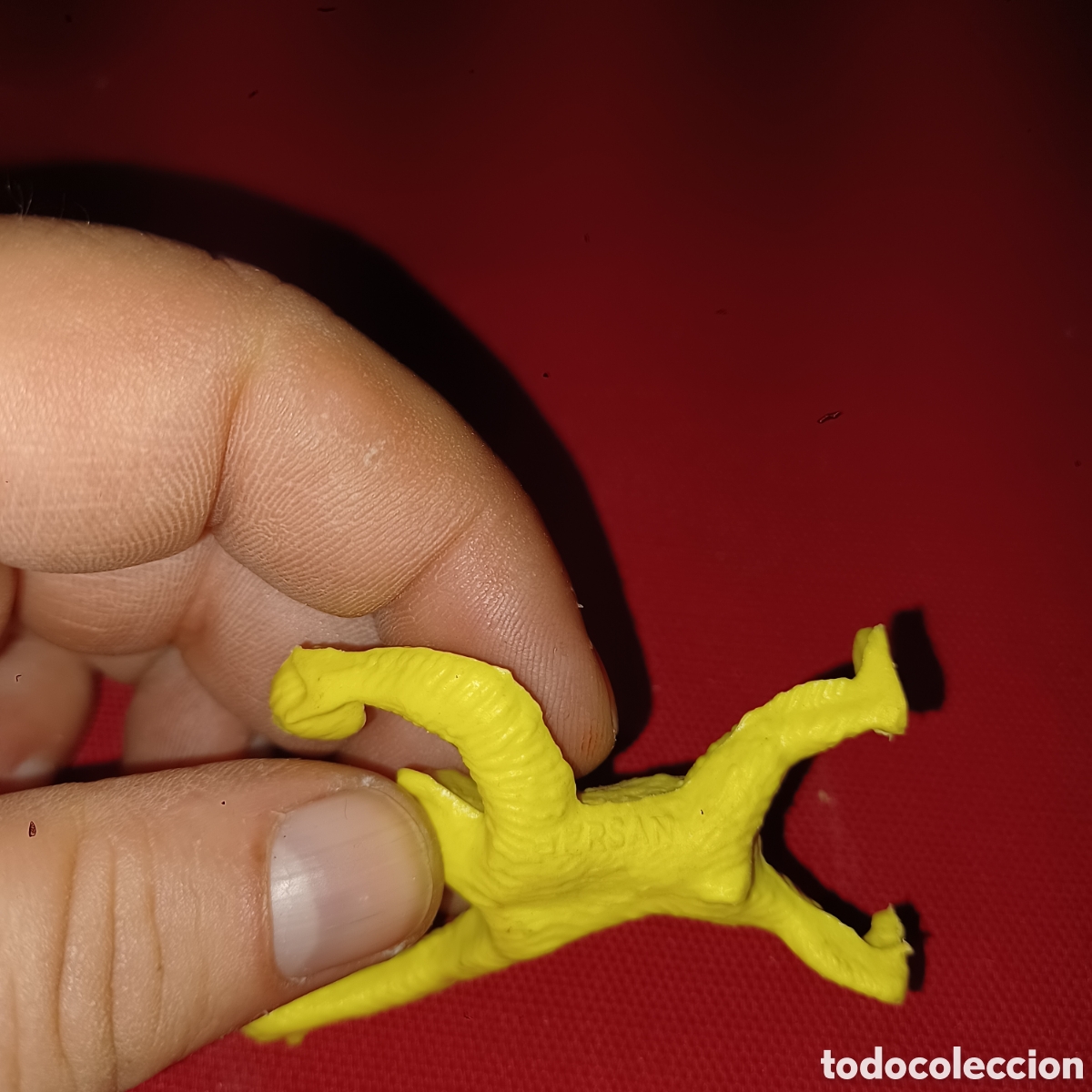 Figuras de goma y PVC: Gorila de pvc amarillo obsequio original detergente PERSAN DUNKIN - Foto 3