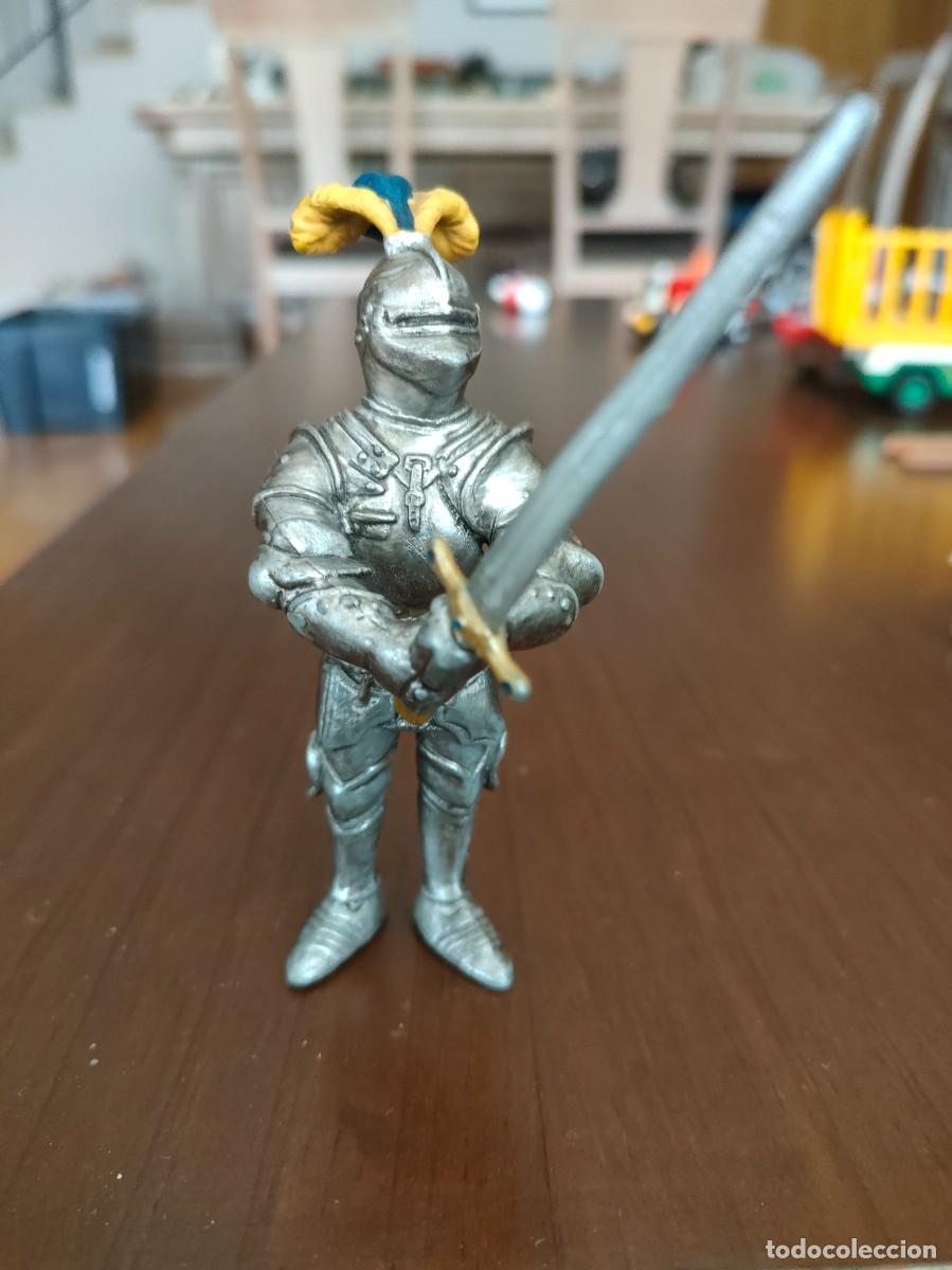 Figuras de goma y PVC: Caballero Schleich - Foto 1