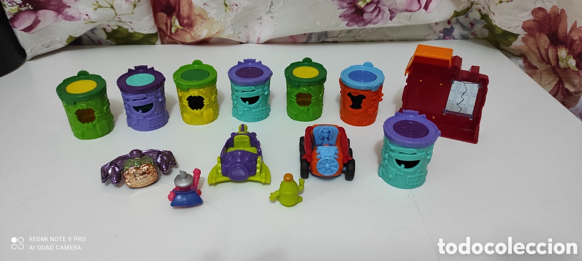 Figuras de goma y PVC: Lote mu&ntilde;ecos super things - Foto 3