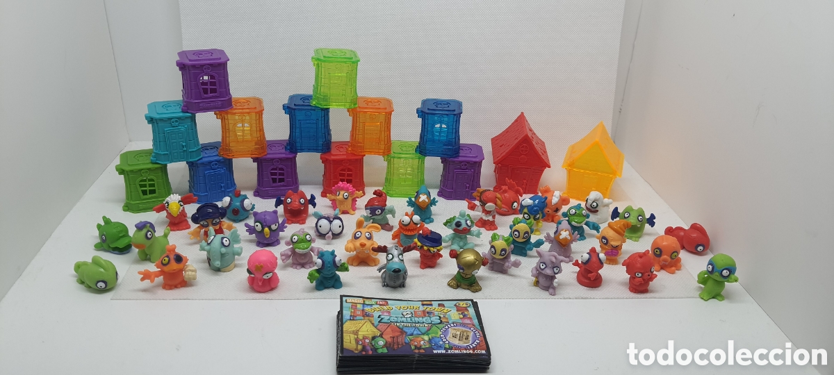 Figuras de Goma y PVC: LOTE ZOMBILNGS Y CASAS