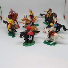 Figuras de Goma y PVC: BRITAINS TIMPO TOYS PLASTY HONG KONG OESTE COWBOYS VAQUERO CABALLO 16 FIGURAS SWOPPET AÑOS 70 PTOY