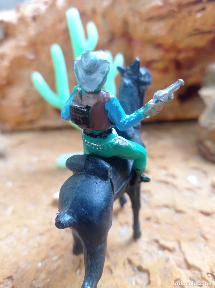 Figuras de goma y PVC: Vaquero y caballo de pech - Foto 2