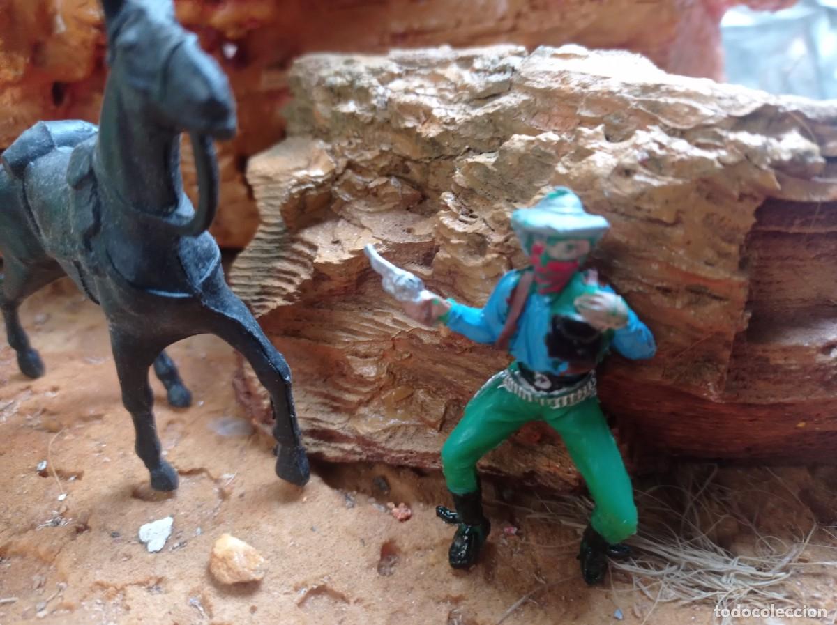 Figuras de goma y PVC: Vaquero y caballo de pech - Foto 3