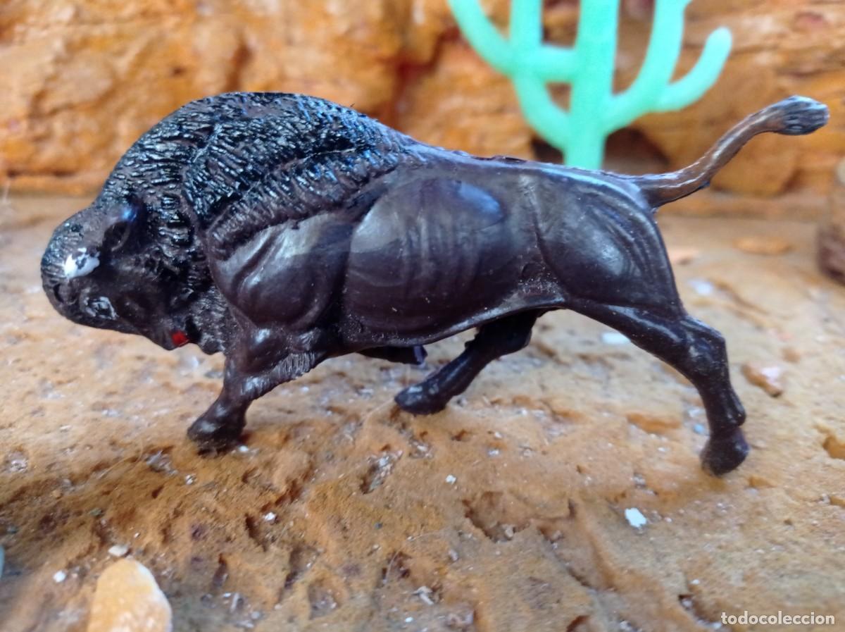 Figuras de goma y PVC: Indio de goma y bisonte - Foto 3